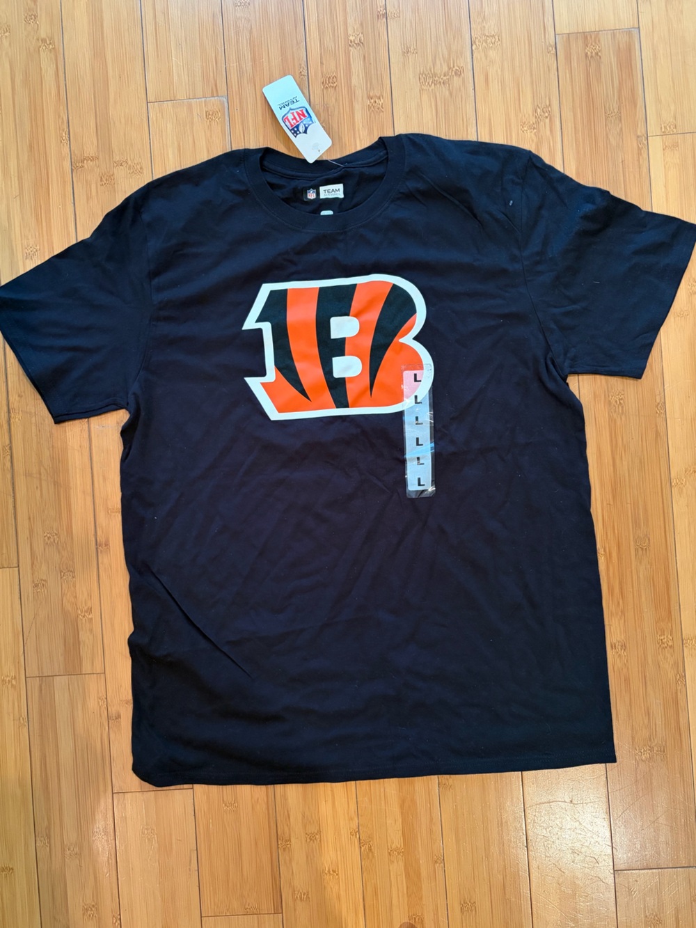 NWT Cincinnati Bengals T-Shirt - Size L